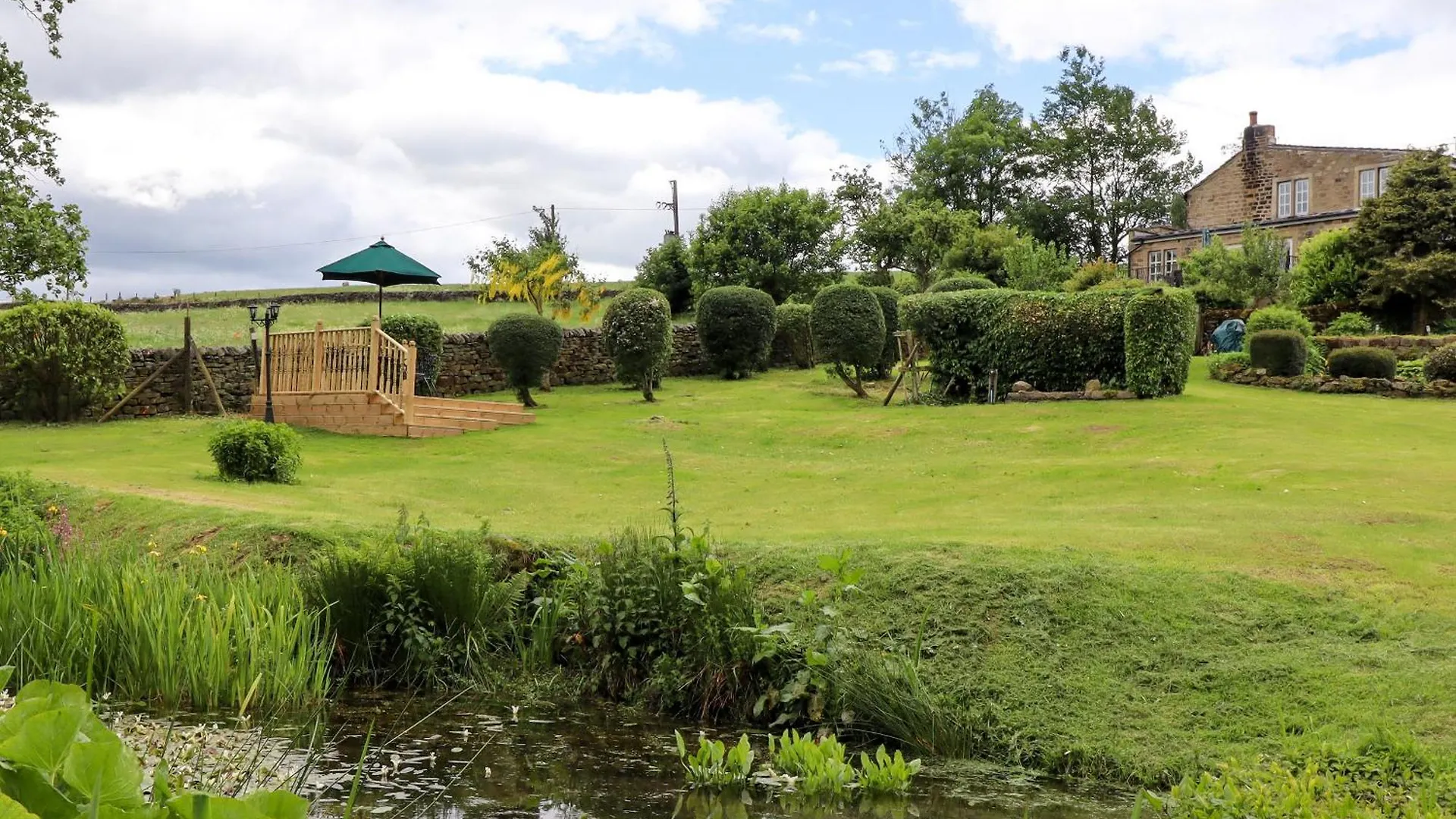 Bride Cross Granary Villa Otley  0*, Otley (West Yorkshire)