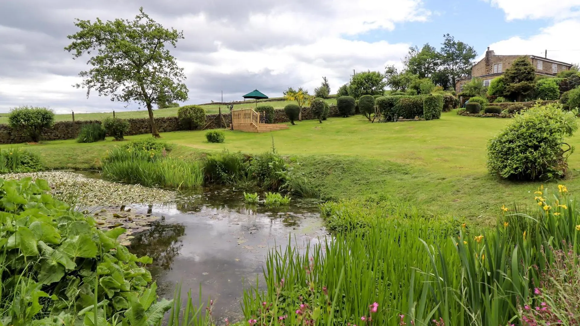 Bride Cross Granary Villa Otley  Holiday home